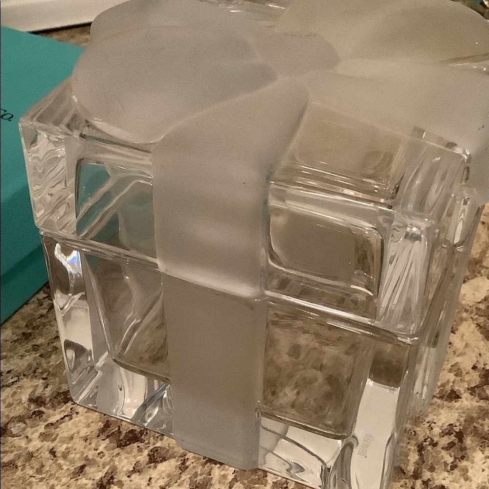 Tiffany crystal trinket box - Picture 3 of 4